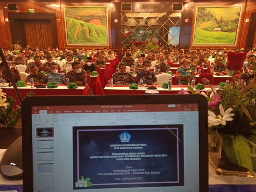 Bimtek dan Studi Komparasi Keterbukaan Informasi Publik Desa dan Harmonisasi Visi Misi BEDAS